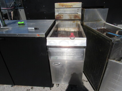 One Pitco Frialator Natural Gas Deep Fryer With 2 Baskets. Model# 14BAS. 16X32X48