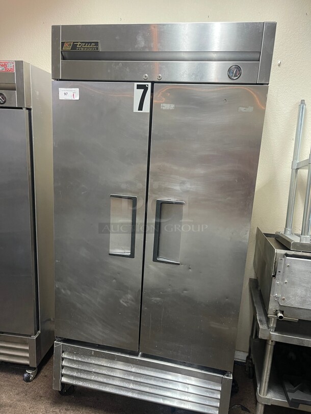 True T-35F 40 inch Two Section Commercial Reach In Freezer, (2) Solid Doors, 115v NSF On Casters 40x31x83