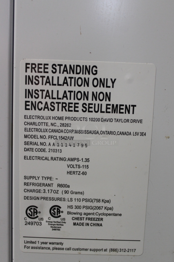 Electrolux FFCL1542AW Metal Chest Freezer w/ Hinge Lid. 115 Volts, 1 Phase. Tested and Powers On But Does Not Get Cold - Image 7 of 7