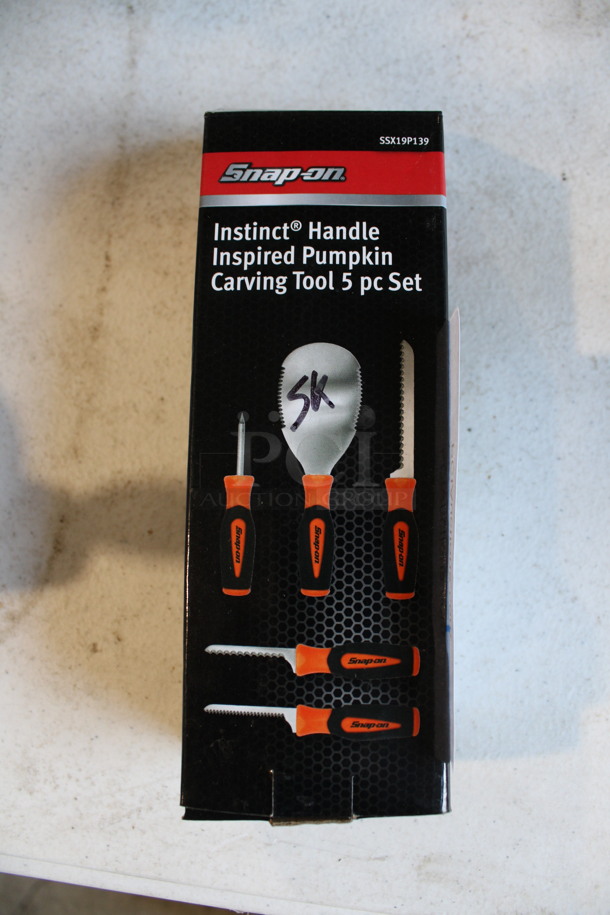 BRAND NEW IN BOX! Snap On Instinct Handle Inspired Pumpkin Carving Tool Set.