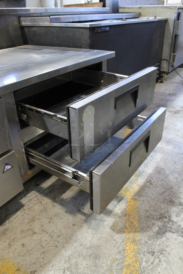 Everest Stainless Steel Commercial 4 Drawer Chef Base on Commercial Casters. Tested and Powers on But Does Not Get Cold - Image 4 of 6
