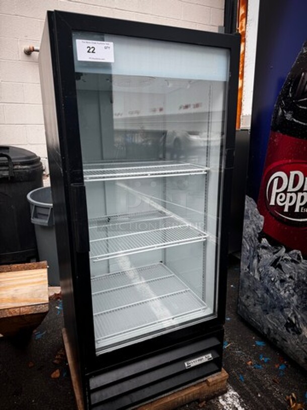 BEVERAGE AIR MT10 Single Door Merchandiser 115V  - Image 2 of 5