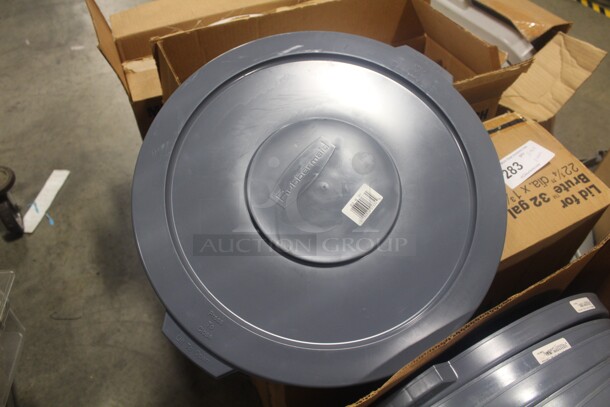 NEW IN BOX! 2 Boxes (6 Count Each) Rubbermaid 32 Gallon Trash Can Lids. 12X Your Bid! 