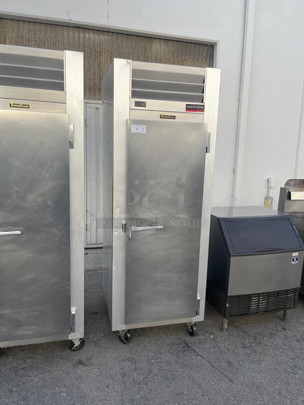 2020! Traulsen G12010 30 inch One Section Reach In Commercial Freezer, (1) Solid Door, 115v Tested and Working! 30x34x83