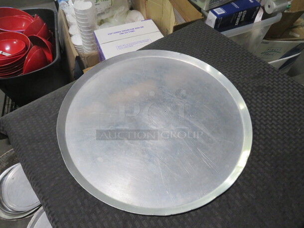 18 Inch Pizza Pan. 12XBID - Image 1 of 1