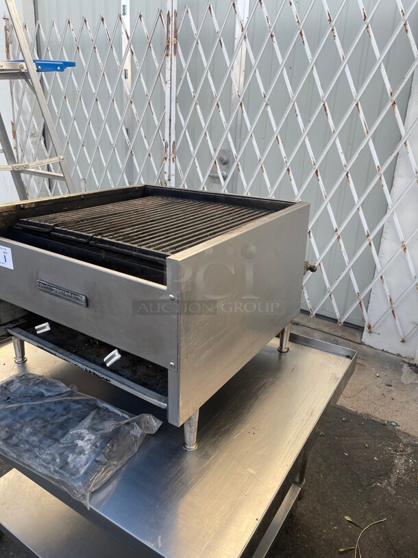Nice! American Range Commercial Char broiler Natural Gas NSF Tested and Working! 24x24x18 - Image 3 of 8