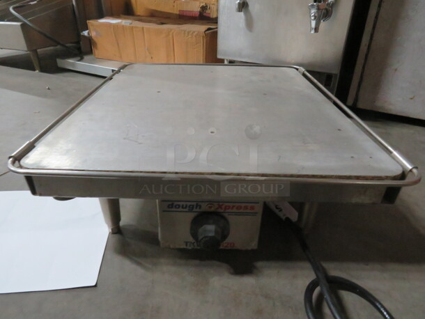 One Dough Xpress Tortilla Grill. 120 Volt. #TXW-1620. 18X22X7