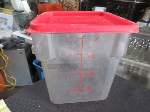8 Quart Food Storage Container With Lid. 5XBID - Image 1 of 1