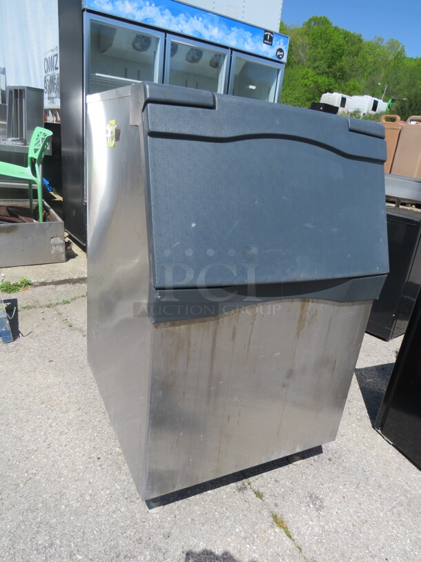 One Scotsman Ice Bin. Model# B530S. 30.5X35X51. $1430.99 - Image 2 of 2