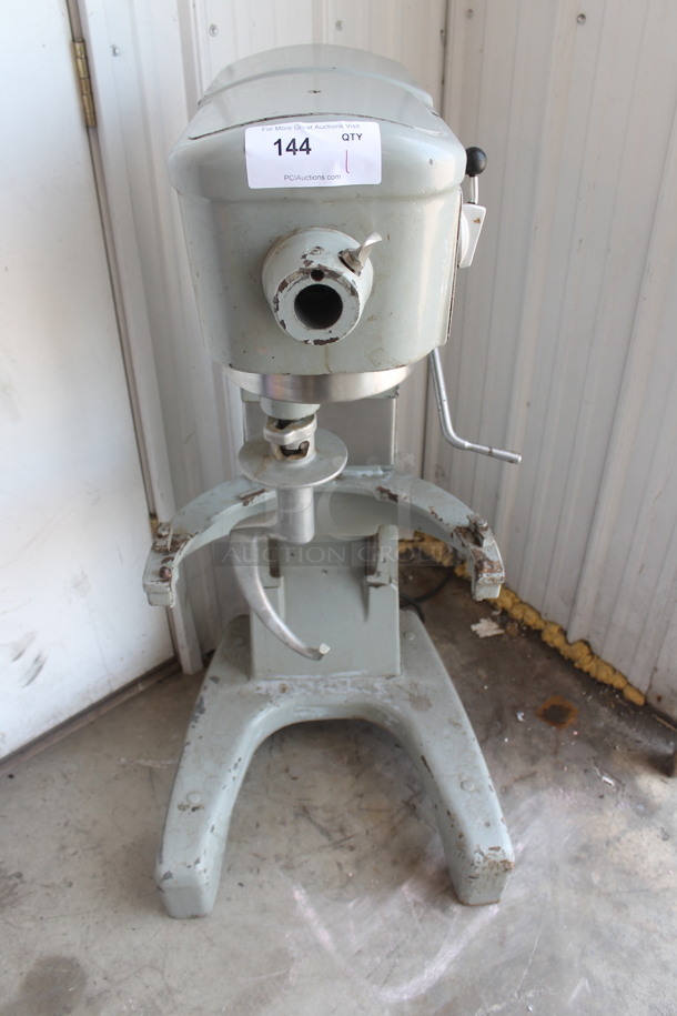 Hobart D-300T Metal Commercial Floor Style 30 Quart Planetary Dough Mixer w/ Dough Hook Attachment. 115 Volts, 1 Phase. Tested and Working! - Image 2 of 10