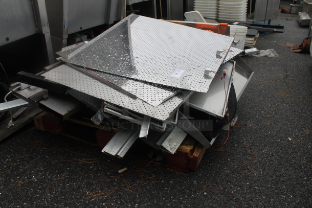 ALL ONE MONEY! PALLET LOT of Various Metal Panels! - Image 2 of 4