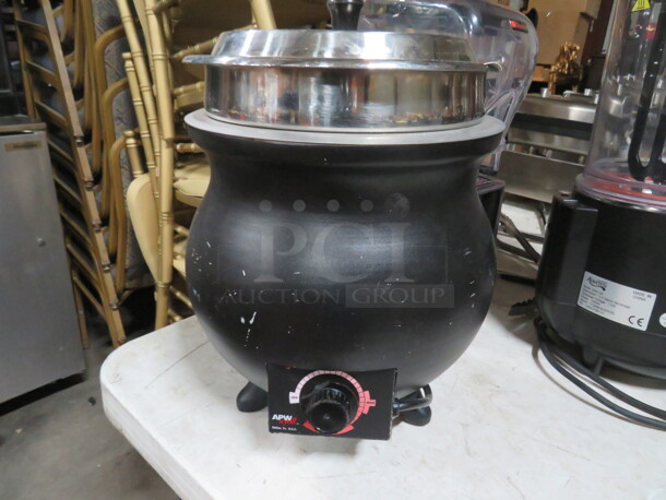 One APW WYOTT Soup Well With SS Pot And Hinged Lid.  - Image 2 of 3