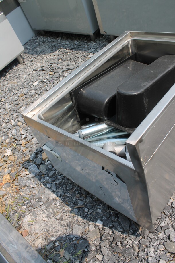 BRAND NEW SCRATCH AND DENT! Regency 600IB1824CP Commercial Stainless Steel Underbar Ice Bin With 7 Circuit Post-Mix Cold Plate, Bottle Holders And Legs. - Image 7 of 8