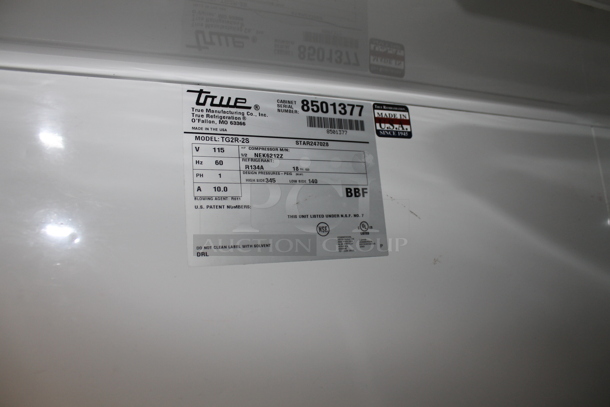 2015 True TG2R-2S Stainless Steel Commercial 2 Door Reach In Cooler w/ Poly Coated Racks on Commercial Casters. 115 Volts, 1 Phase. Tested and Working! - Image 6 of 7
