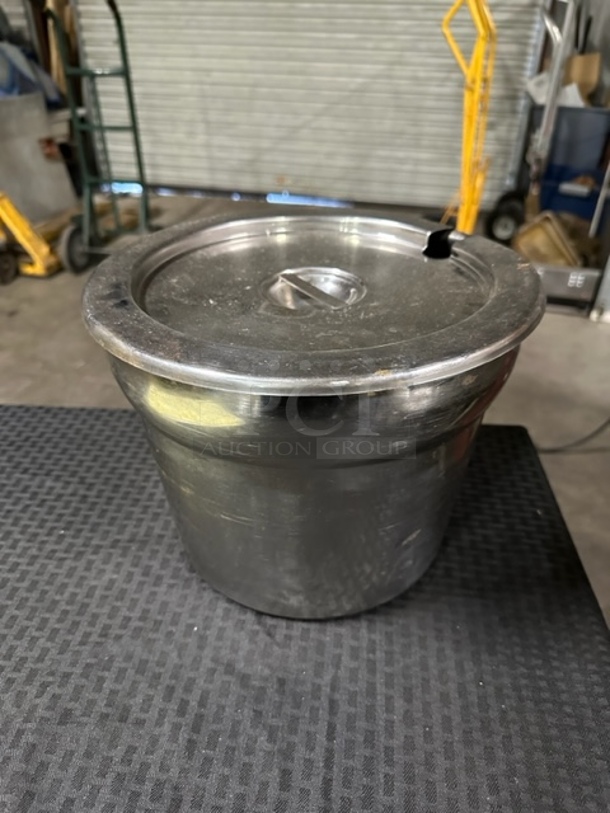 One Stainless Steel Round Hotel Pan With Lid. 11.5X9 - Image 1 of 1