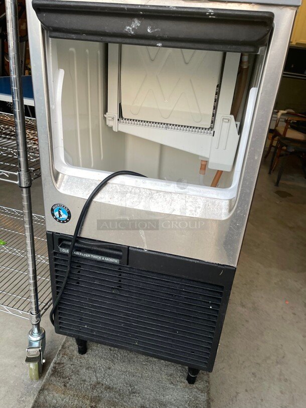 Working! Hoshizaki KM-81BAJ 17 inch Crescent Cube Undercounter Commercial Ice Maker - 78 lbs/day, Air Cooled, ADA NSF 115 Volt Tested and Working! - Image 4 of 6