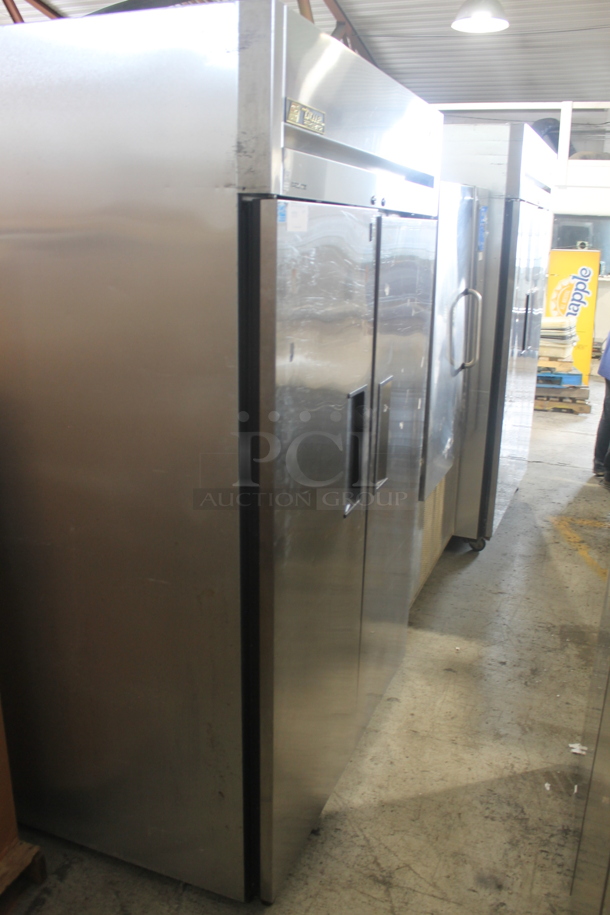 2012 True TG2R-2S Commercial Stainless Steel Two Door Reach In Cooler With Polycoated Shelves. 115V, 1 Phase. Tested and Working! - Image 3 of 6