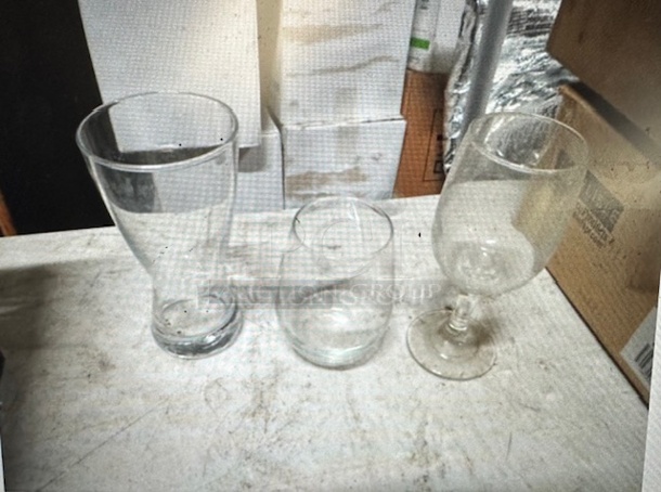 One Lot Of 17 Assorted Glasses.  - Image 1 of 1