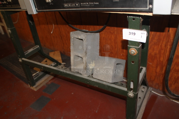 Green Metal Stand. - Image 3 of 3