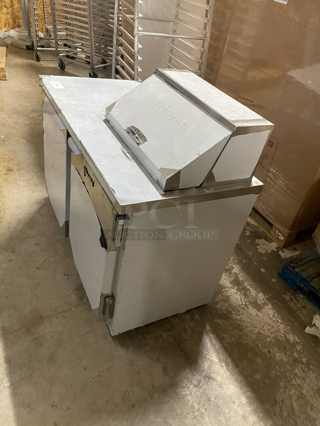 Custom Cool Sandwich Prep Table/ 115 V/ Top Cover 23 3/4 inch/ Remote/ Brand New