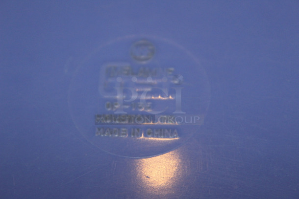 VERY NICE! G.E.T OP-135-PB Diamond Mardi Gras 13 1/2" x 10 1/4" Peacock Blue Oval Melamine Platter.
4x your Bid
 - Image 6 of 6