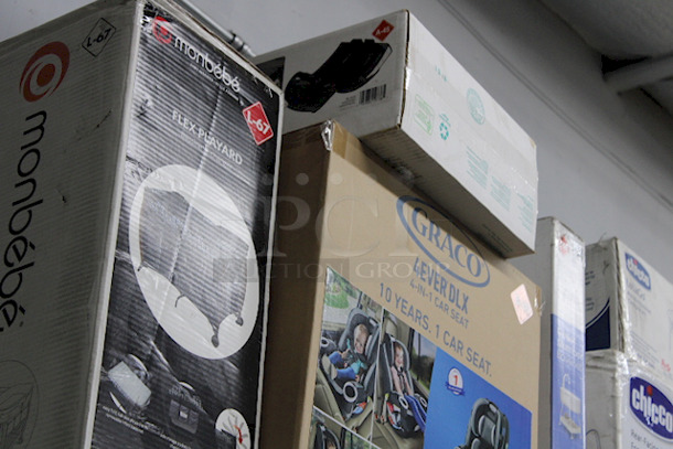 OUTSTANDING!! Evenflo® Nurture™ Infant Car Seat Base.  - Image 3 of 3