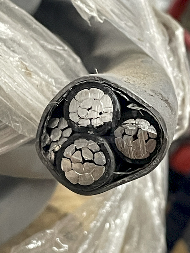 Huge Thimble of Wire. Southwire Model: 13105201 - SER 2/0 - 2/0-2/0 - 1 AI  - Image 5 of 6