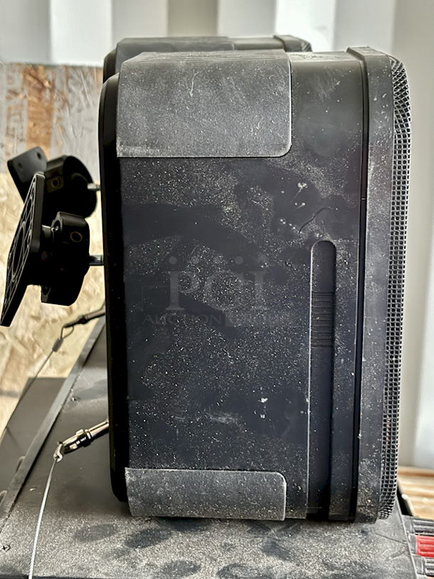 SWEET! JBL Compact CSS-1S/T 5-1/4" 2-Way 10 Watt 100V/70V/8-Ohm Loudspeakers With Wall Mount Hardware 2x Your Bid - Image 7 of 8