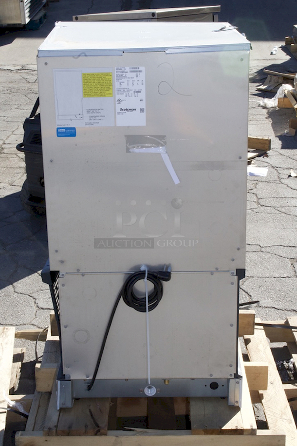 BRAND NEW SCRATCH & DENT! Scotsman HID540A-1 Meridian Countertop Air Cooled Ice Machine and Water Dispenser - 40 lb. Bin Storage - Image 9 of 10