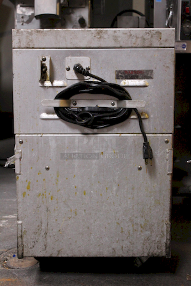 SUPER CLEAN! Filter Corp LS-2 Vacuum Filter Machine For Frying Oil. 115 Volt, 6.2 Amperes, 60-Cycle Motor - Image 5 of 7