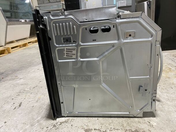 Whirlpool - 24" Built-In Single Electric Convection Wall Oven with Adjustable Self-Clean Cycle - Stainless Steel

 - Image 3 of 5