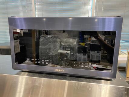 Brand New Samsung Scratch & Dent Microwave 