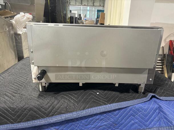Brand New Scratch & Dent DCGM24 24 in. W Griddle with 2 Burners - Image 4 of 6