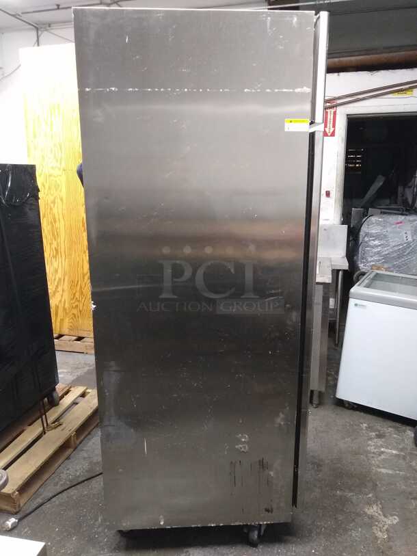 Everest Refrigeration EBR1 27 Inch One Section Solid Door Upright Reach-In Refrigerator 21 Cubic Feet
 - Image 2 of 4