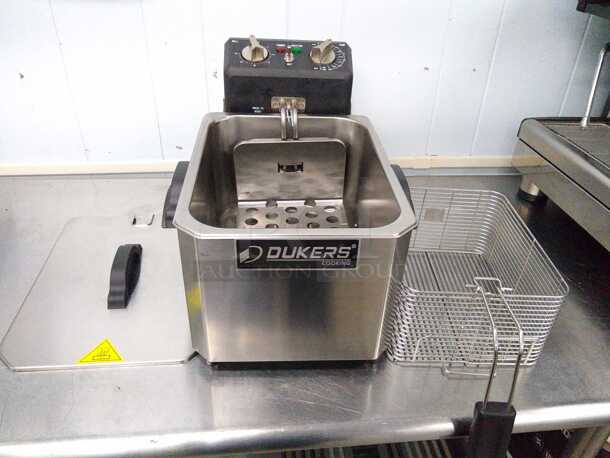 Dukers DCF10E One Basket Electric Fryer One Basket Electric Countertop Fryer - Image 1 of 9