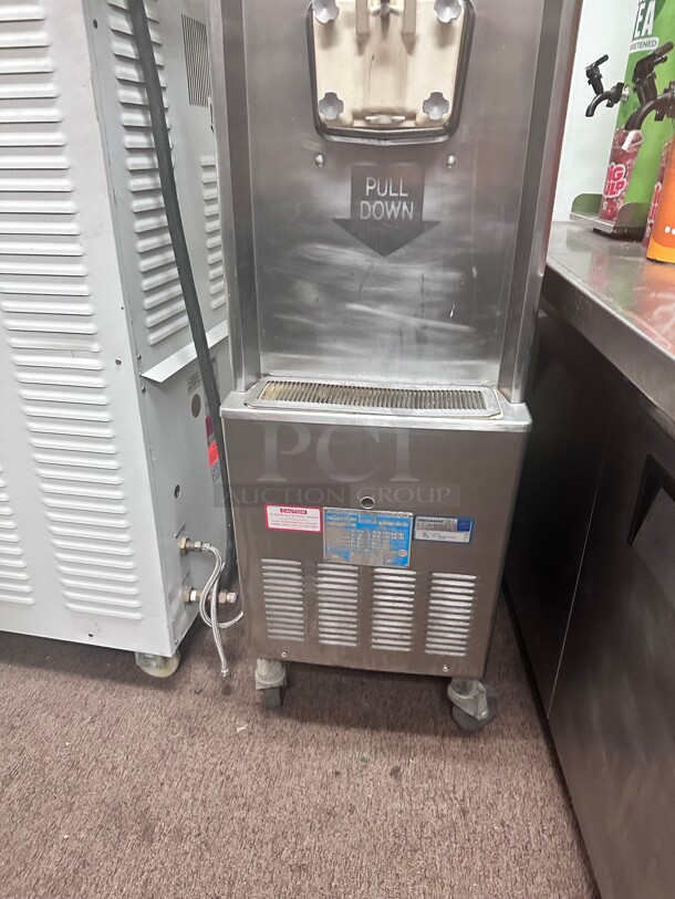Taylor 321-27 Single Ice Cream Yogurt Commercial Soft Serve Machine 220 Volt - Image 6 of 9