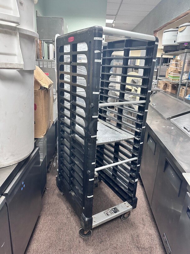 Clean! Rubbermaid FG332000BLA ProServe 18 Pan End Load Max System Black Bun / Sheet Pan Rack NSF - Image 4 of 5