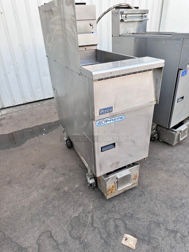 Pitco SFSSh55R Solstice High Power 50 lb Gas Fryer With Filtration System - Image 4 of 10