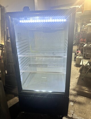Working Imbera G313 30 inch One Section Display Refrigerator w/ Swing Door - Bottom Mount Compressor, Black, 115v