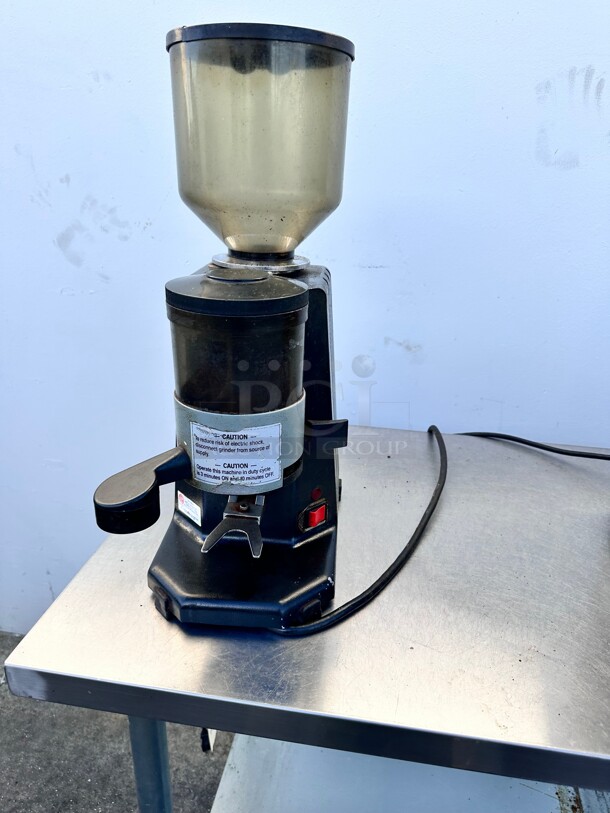 La San Marco SM90 Commercial Espresso Coffee Grinder 115 Volt Working - Image 2 of 8