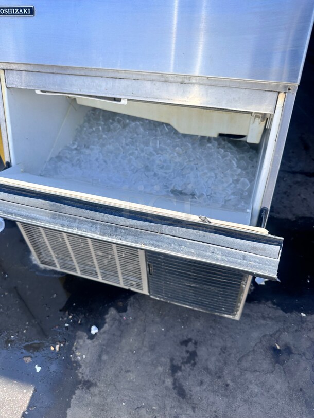 Hoshizaki KM-255BAH 250 lb Crescent Cube Ice Machine w/ Bin Air Cooled, 115v Working - Image 8 of 9