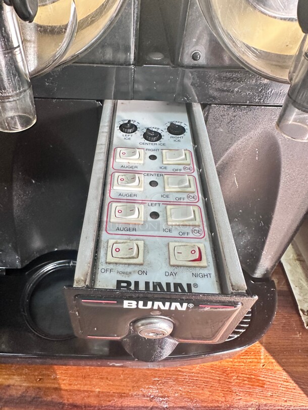 Certified Working CBS3, Triple 3 Gallon Liquid Autofill Frozen Slushy & Granita Beverage Machine 115 Volt NSF  - Image 7 of 7