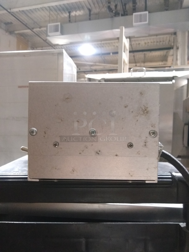 Nemco 6150-36 36" Single Infrared Strip Warmer with On/Off Toggle Controls - 120V, 850W - Image 4 of 6